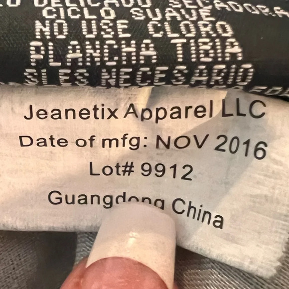 Young,‎ Rich & Famous Black Paint Splattered Denim Jeans. Size 42. - Picture 13 of 13